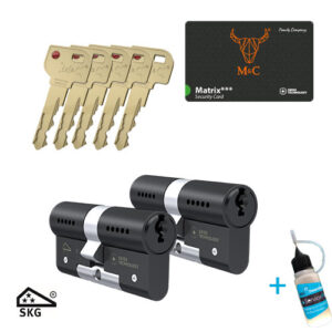 2x M&C Matrix zwart
